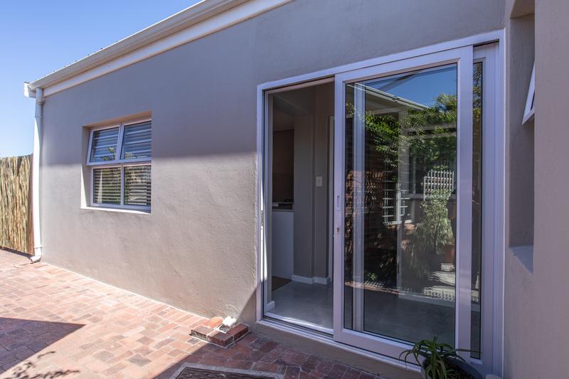 1 Bedroom Property for Sale in Bergvliet Western Cape